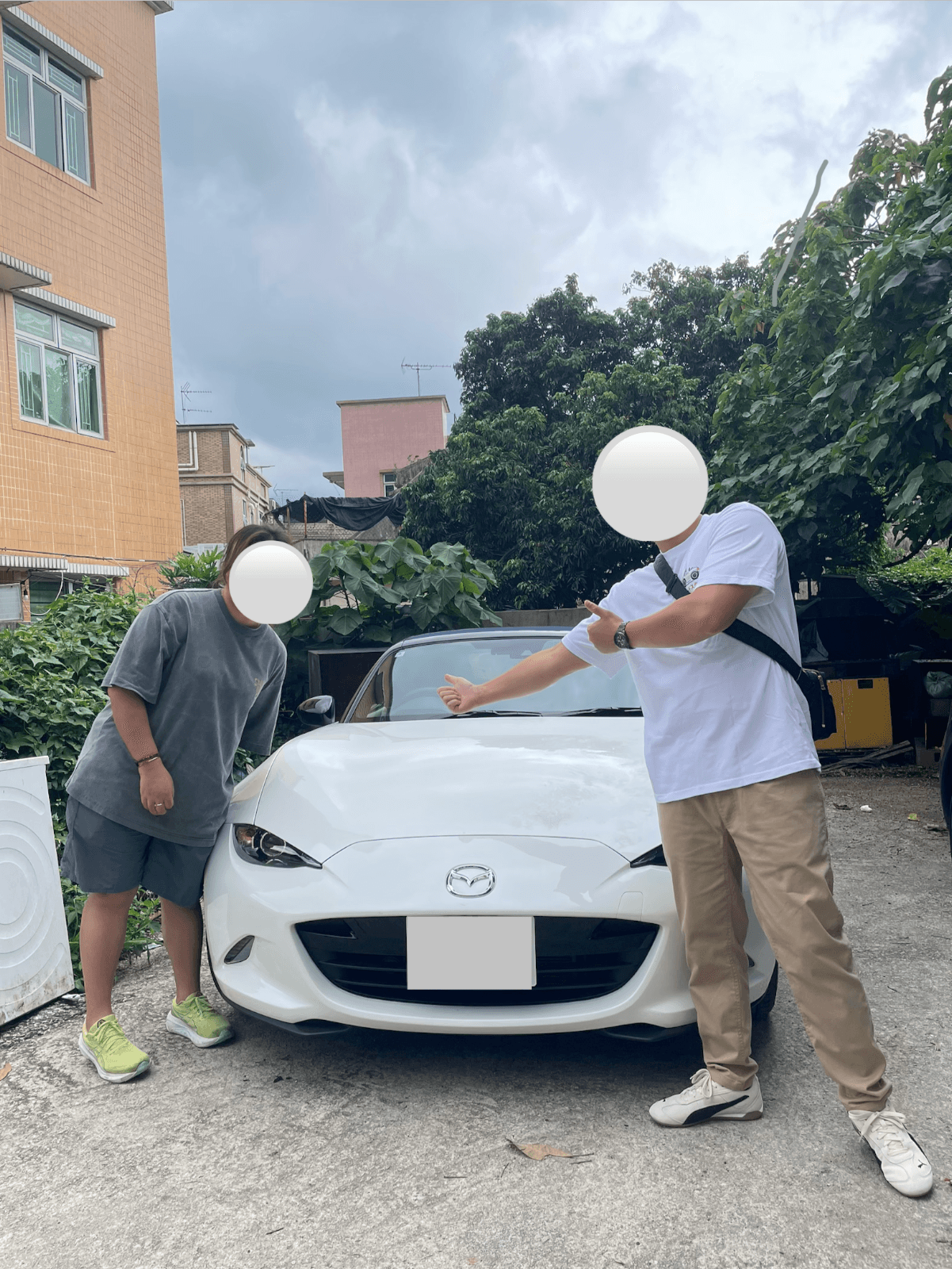 Wayne L. 交車相片:白色 Mazda MX-5