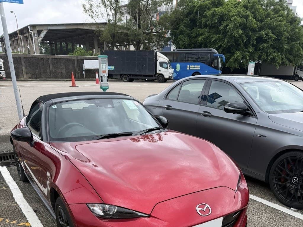 Chiu T. 交車相片:紅色 Mazda MX-5